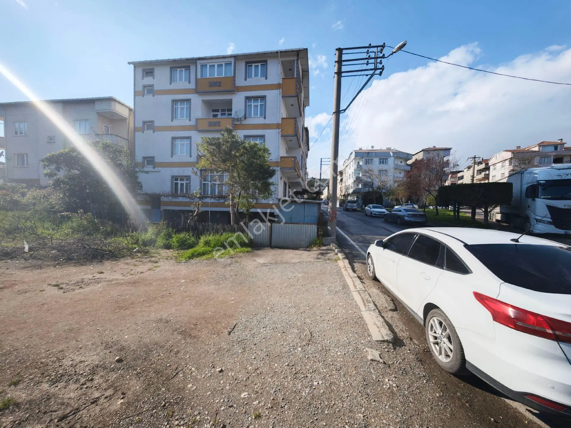 Nuh Gayrimenkul'den Gebze Gaziler Mah 150² Arsa Üzerinde Satılık 4 Katlı Bina