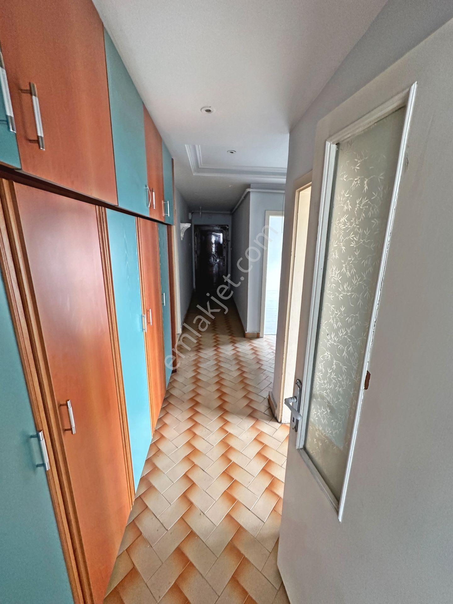 Dikimevi Metro Yakınında Katta Ön Cephede Bakımlı 3+1 Kiralık Daire - Görsel 24