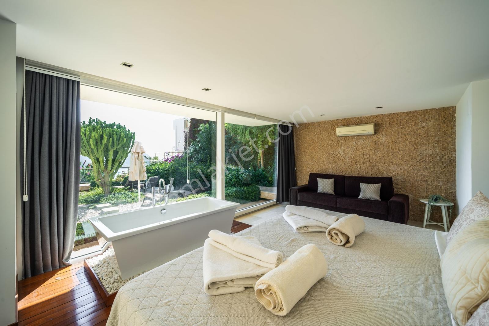 Kalkanda Isıtmalı Infinity Havuzlu Lüks Villa - Görsel 25
