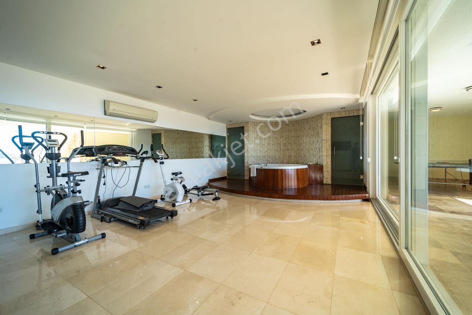 Kalkanda Isıtmalı Infinity Havuzlu Lüks Villa - Görsel 16