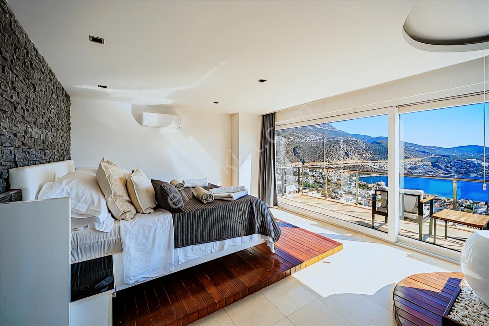 Kalkanda Isıtmalı Infinity Havuzlu Lüks Villa - Görsel 18