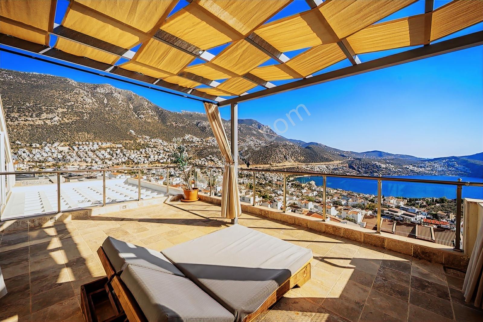 Kalkanda Isıtmalı Infinity Havuzlu Lüks Villa - Görsel 12