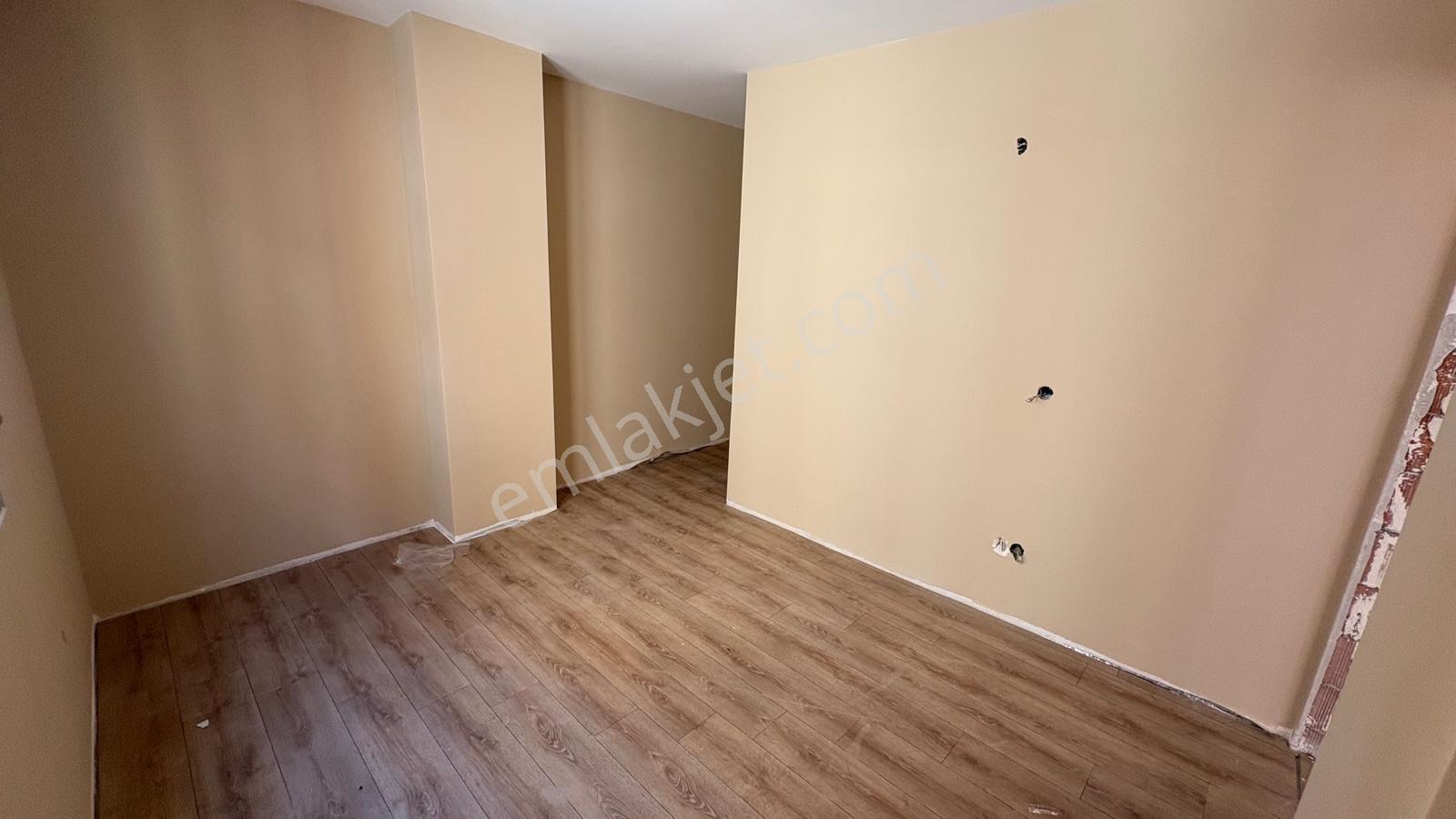 Küçükyalı'da Sıfır Yerden Isıtmalı 3 Kat 1+1 Daire - Görsel 20