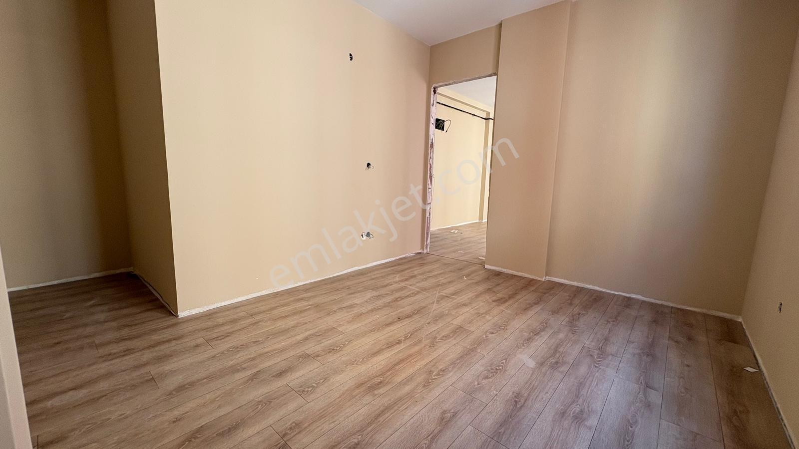 Küçükyalı'da Sıfır Yerden Isıtmalı 3 Kat 1+1 Daire - Görsel 22