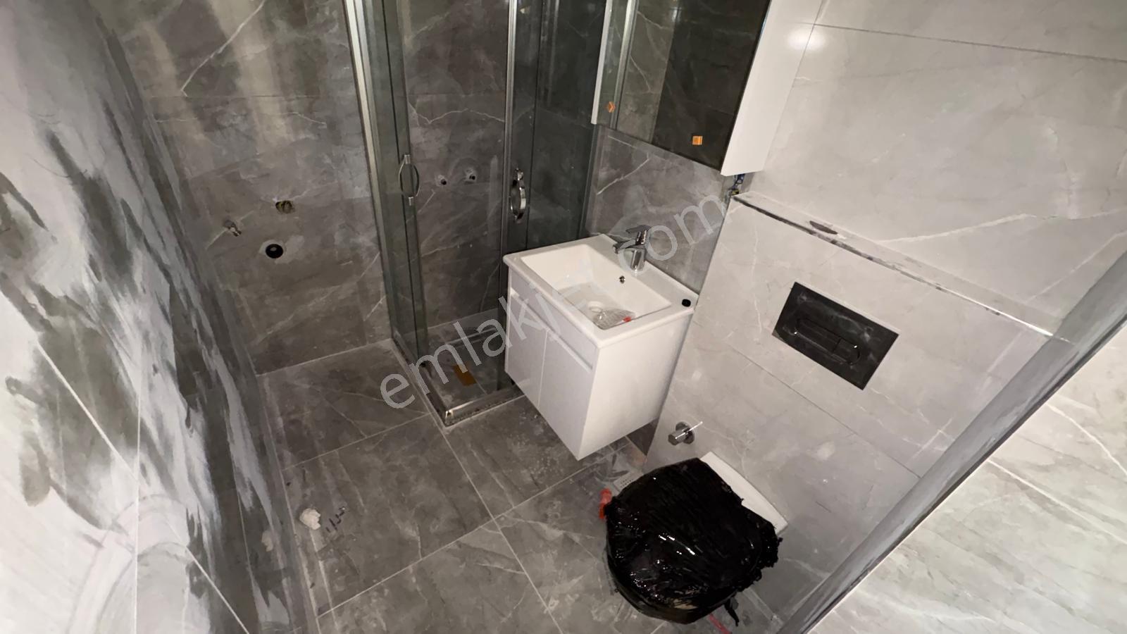 Küçükyalı'da Sıfır Yerden Isıtmalı 3 Kat 1+1 Daire - Görsel 15