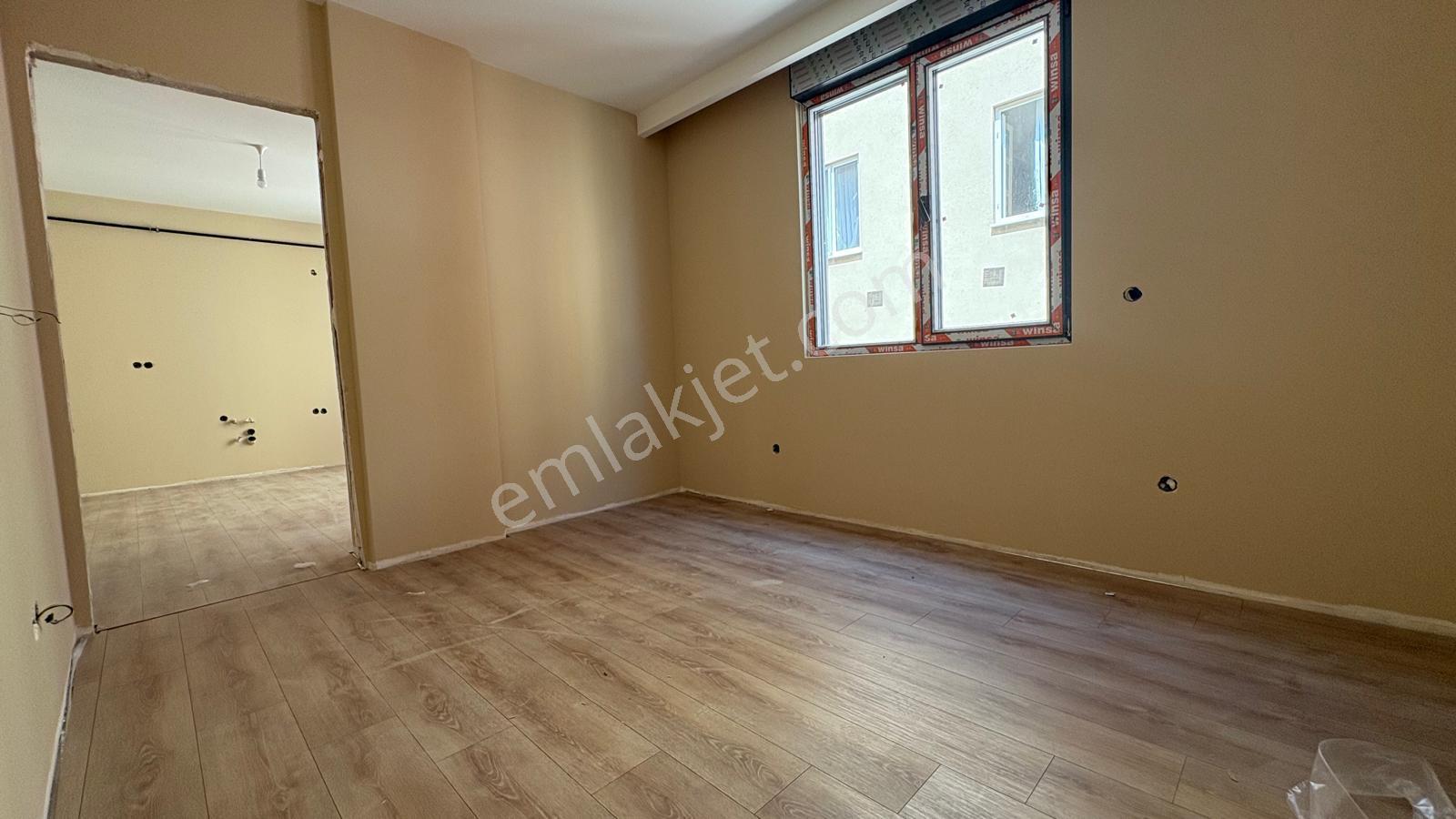 Küçükyalı'da Sıfır Yerden Isıtmalı 3 Kat 1+1 Daire - Görsel 25