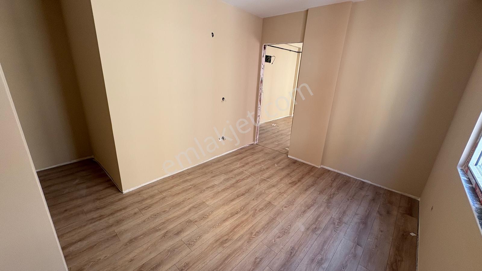 Küçükyalı'da Sıfır Yerden Isıtmalı 3 Kat 1+1 Daire - Görsel 18