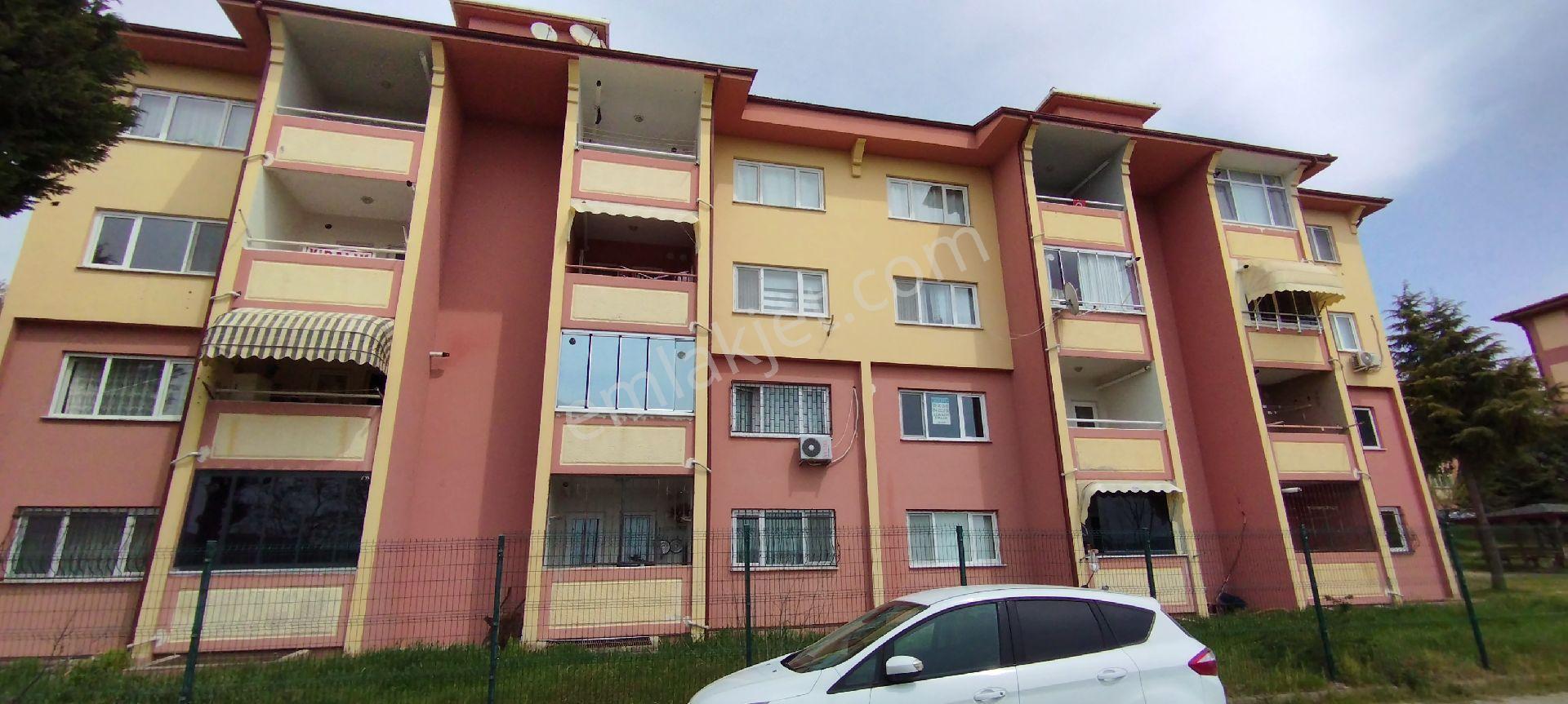 Sakarya Zümrüt Emlak'tan Camili Mahallesi 2+1, 100 M2