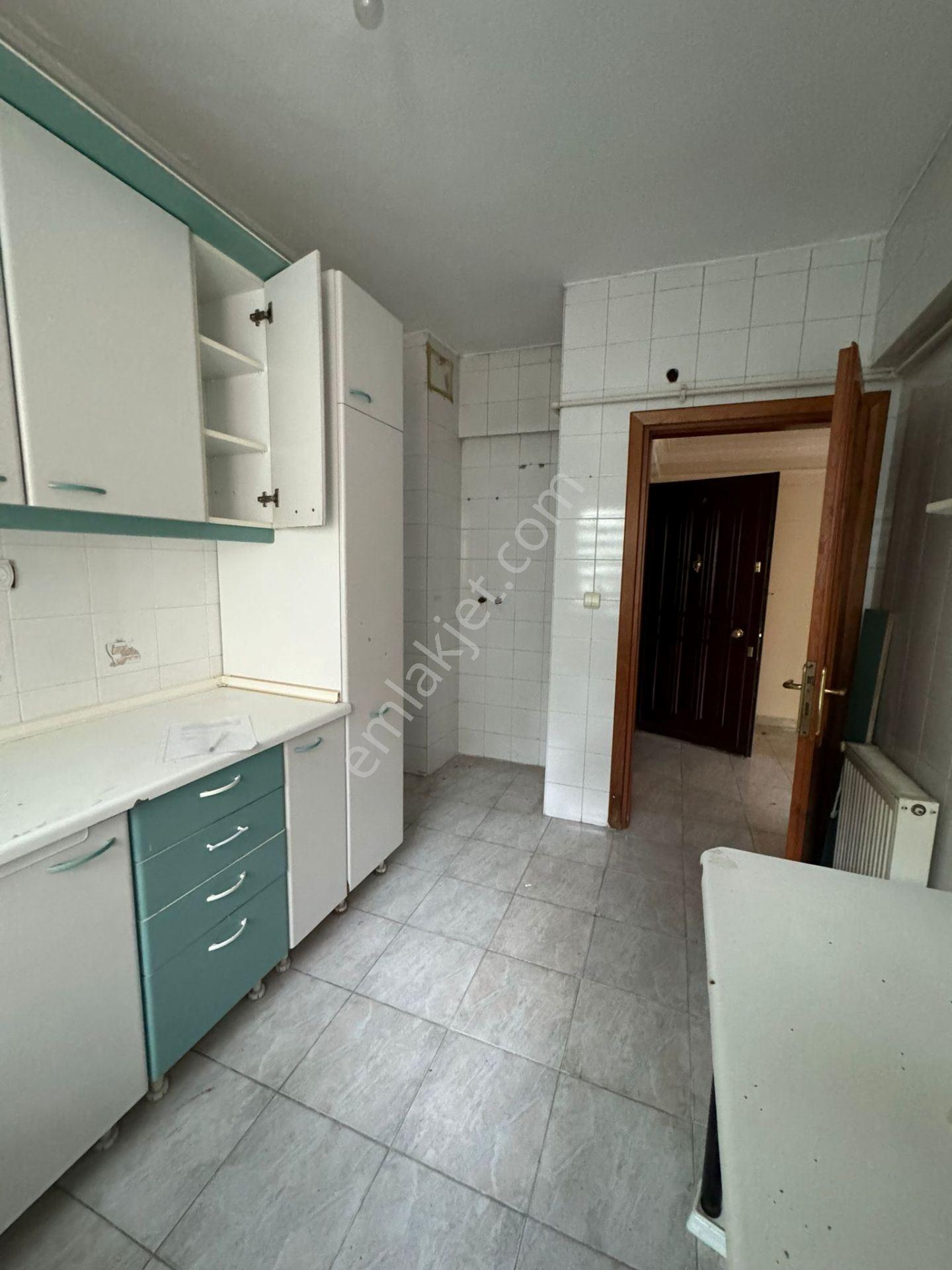 Maltepe Girne Mahallesinde 3+1 Ferah Kiralık Daire - Görsel 7