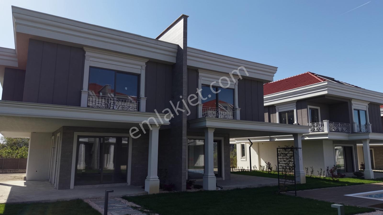 Gülyalının Prestijli Lokasyonunda, Oturuma Hazır Modern Villa - Görsel 10