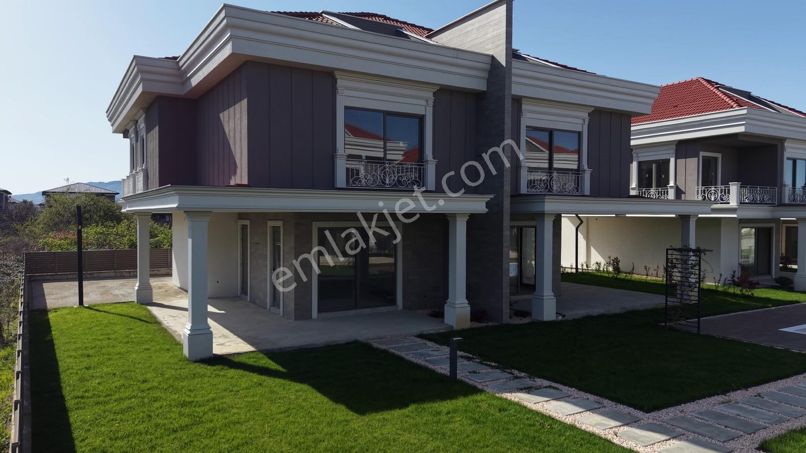 Gülyalının Prestijli Lokasyonunda, Oturuma Hazır Modern Villa - Görsel 7