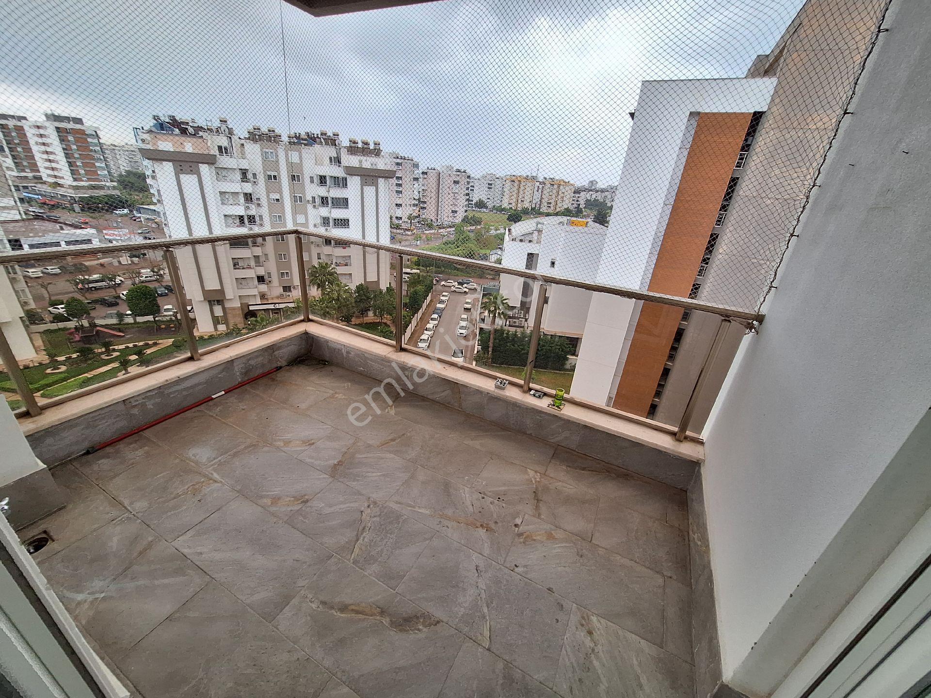 Konyaaltı Uncalı Mahallesinde Havuzlu Güvenlikli Site İçinde Doğalgazlı Klimalı 3+1 Daire - Görsel 14