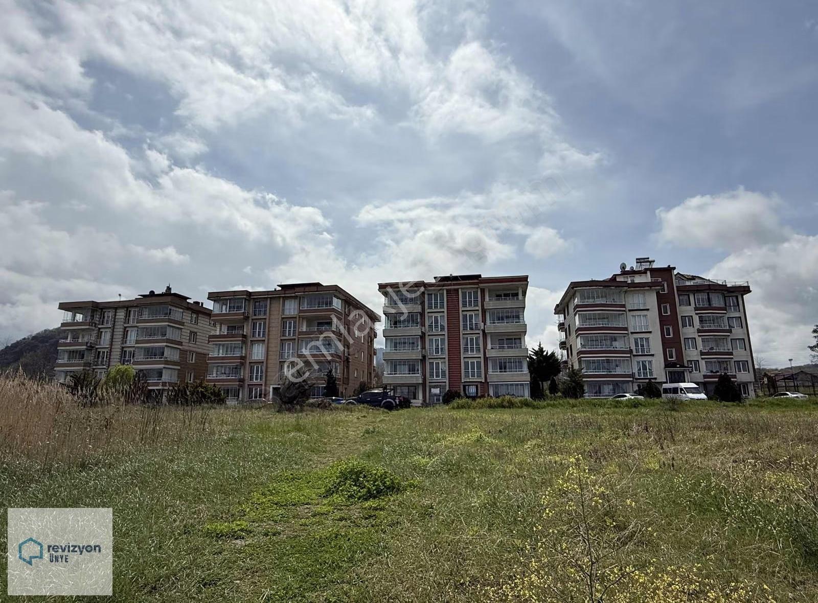 Revizyon'dan Denize Sıfır Plajlı Yazlık Tadında 3+1 Daire**