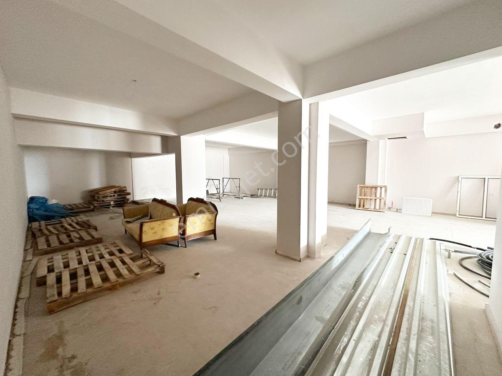 Belkız'da Cadde Üzeri Geniş Cepheli İki Katlı Kiralık 320 M² - Görsel 30