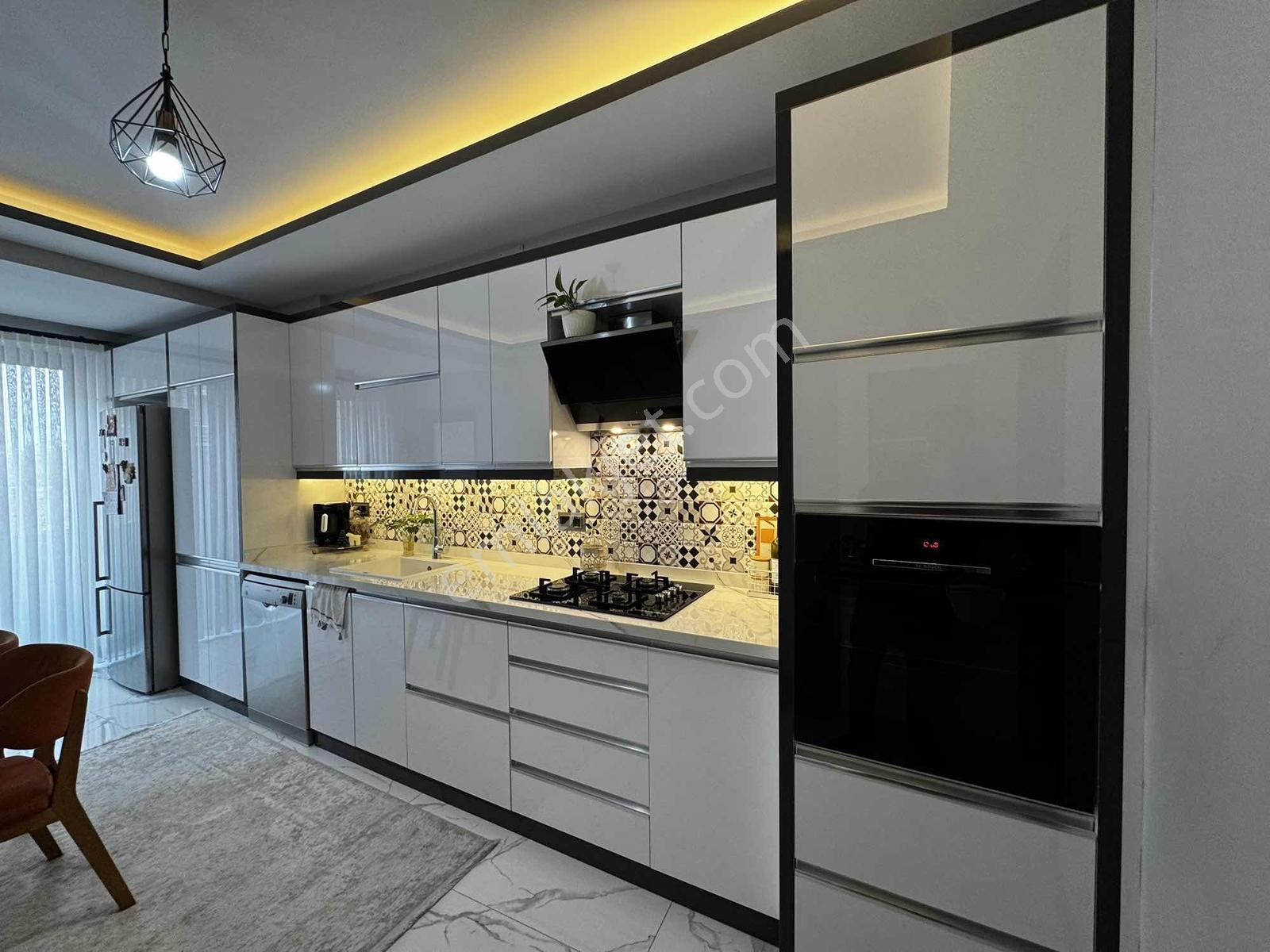 Sarı Hoca Aşevi Civarı Prestijli 3+1 Daire