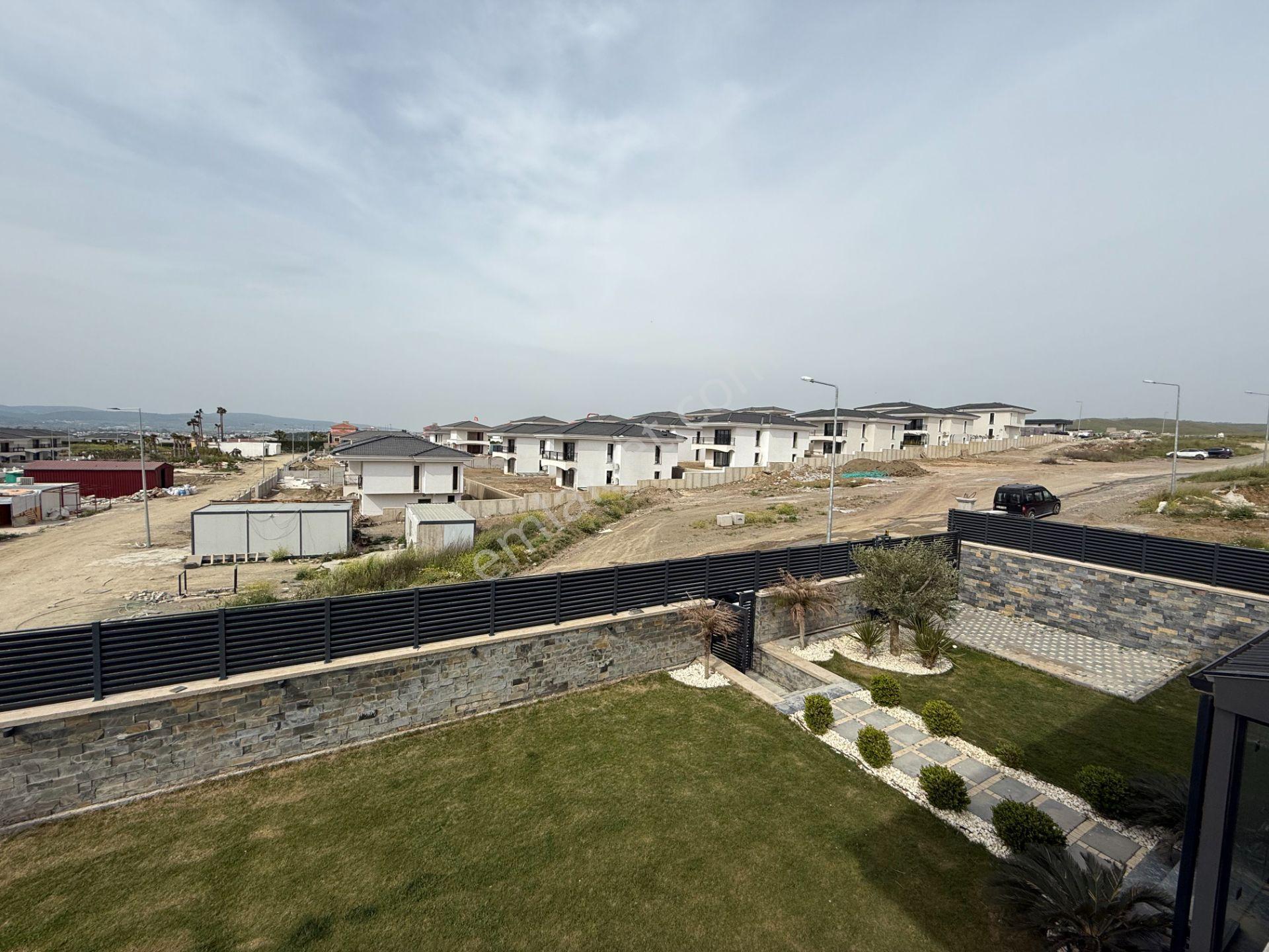 Veri'den Bahçeşehir'de Havuzlu, Köşe Konum 5+1 Satılık Villa! - Görsel 35