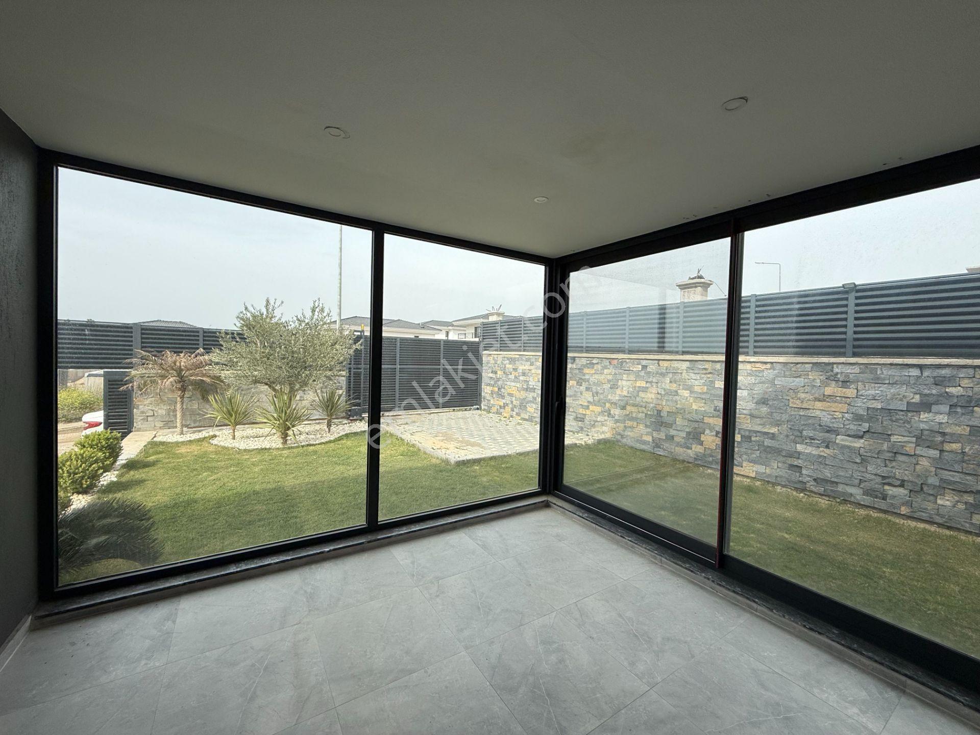 Veri'den Bahçeşehir'de Havuzlu, Köşe Konum 5+1 Satılık Villa! - Görsel 17