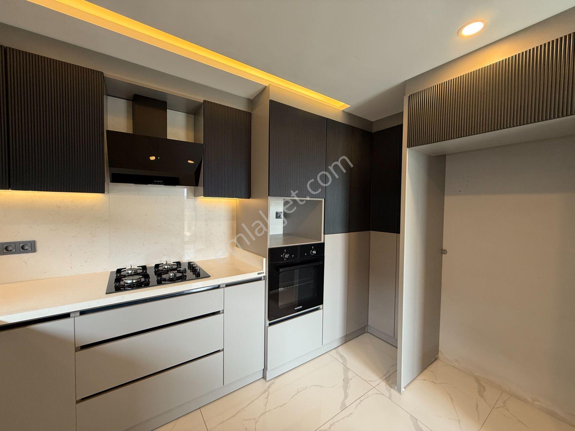 Veri'den Bahçeşehir'de Havuzlu, Köşe Konum 5+1 Satılık Villa! - Görsel 32