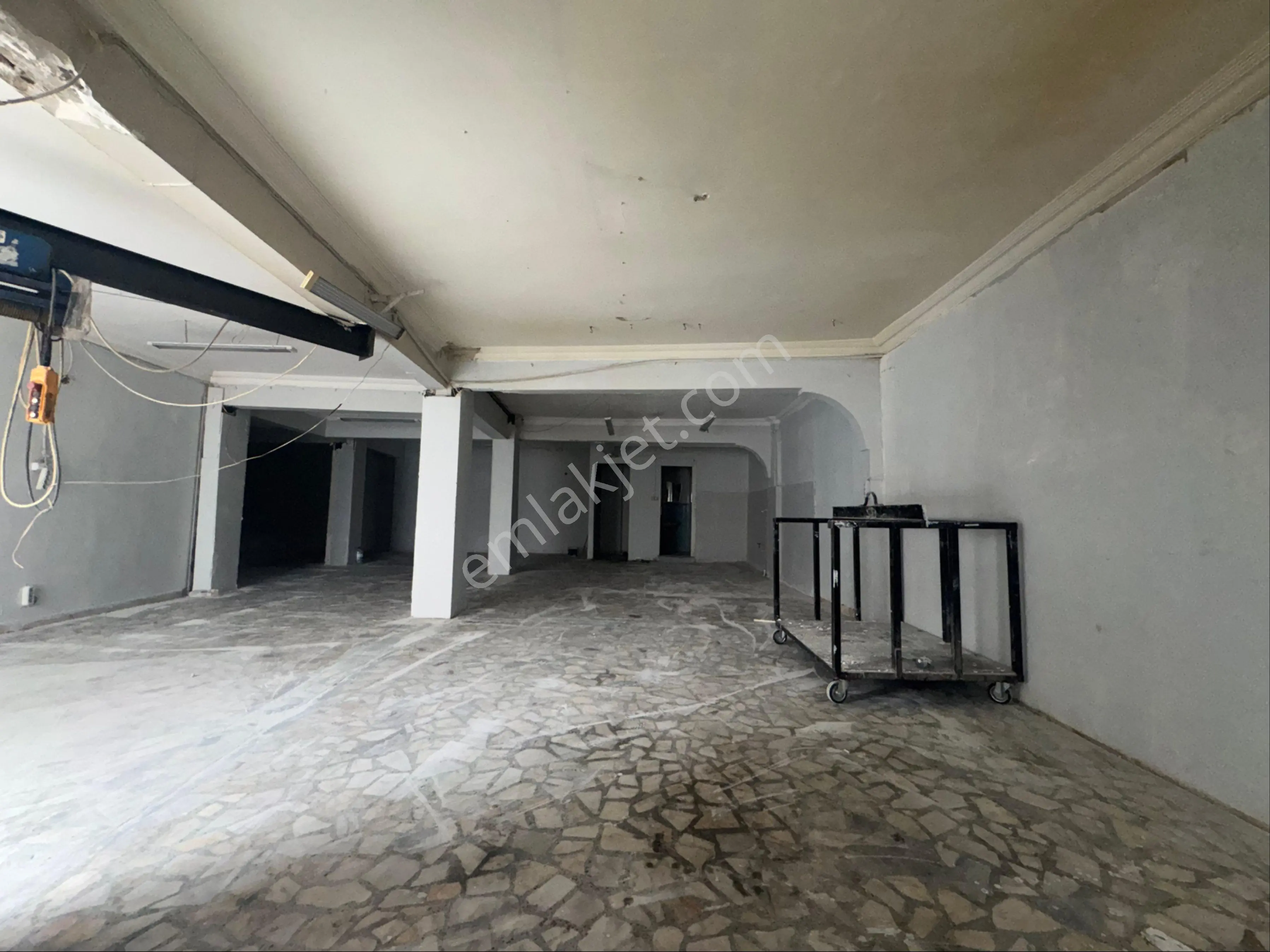 Esenler Menderes Mah Türkiye Emlak 200m² Kiralık 1. Kat Dükkan - Görsel 4