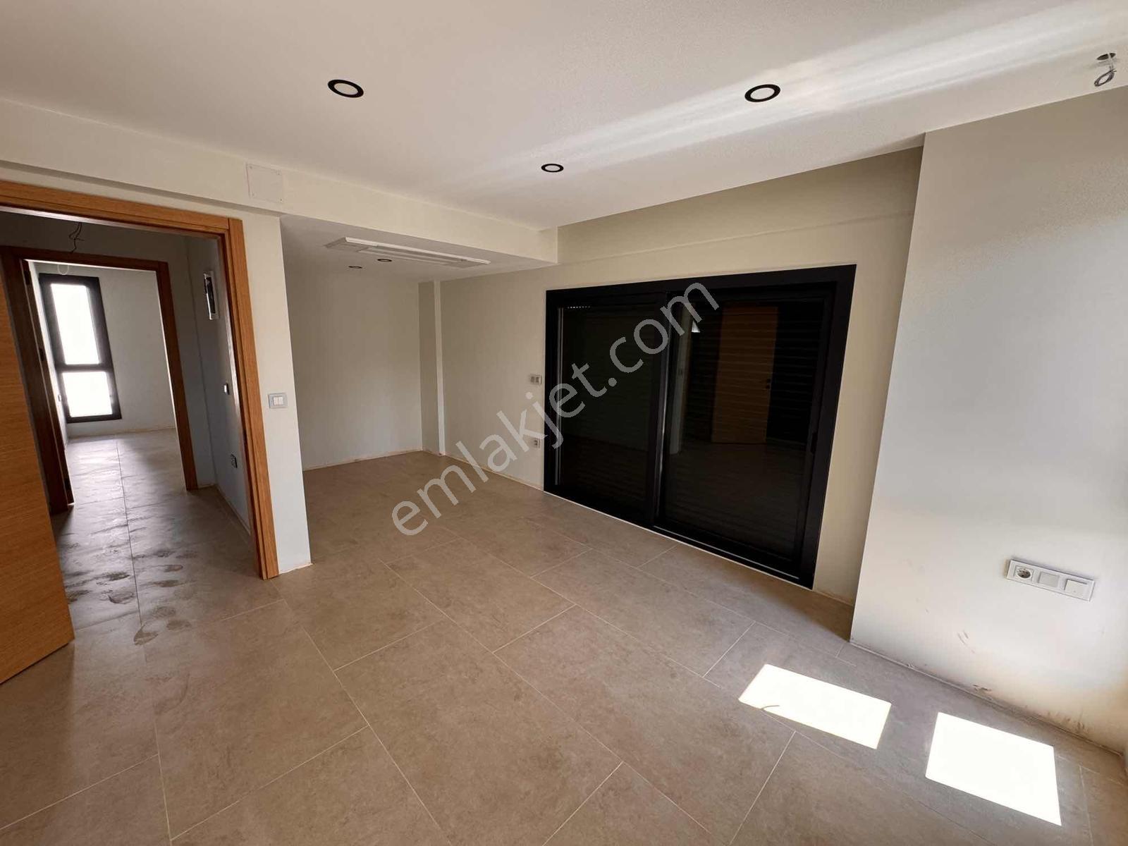 Babataşında Satılık Müsrakil 4+1 Villa - Görsel 32