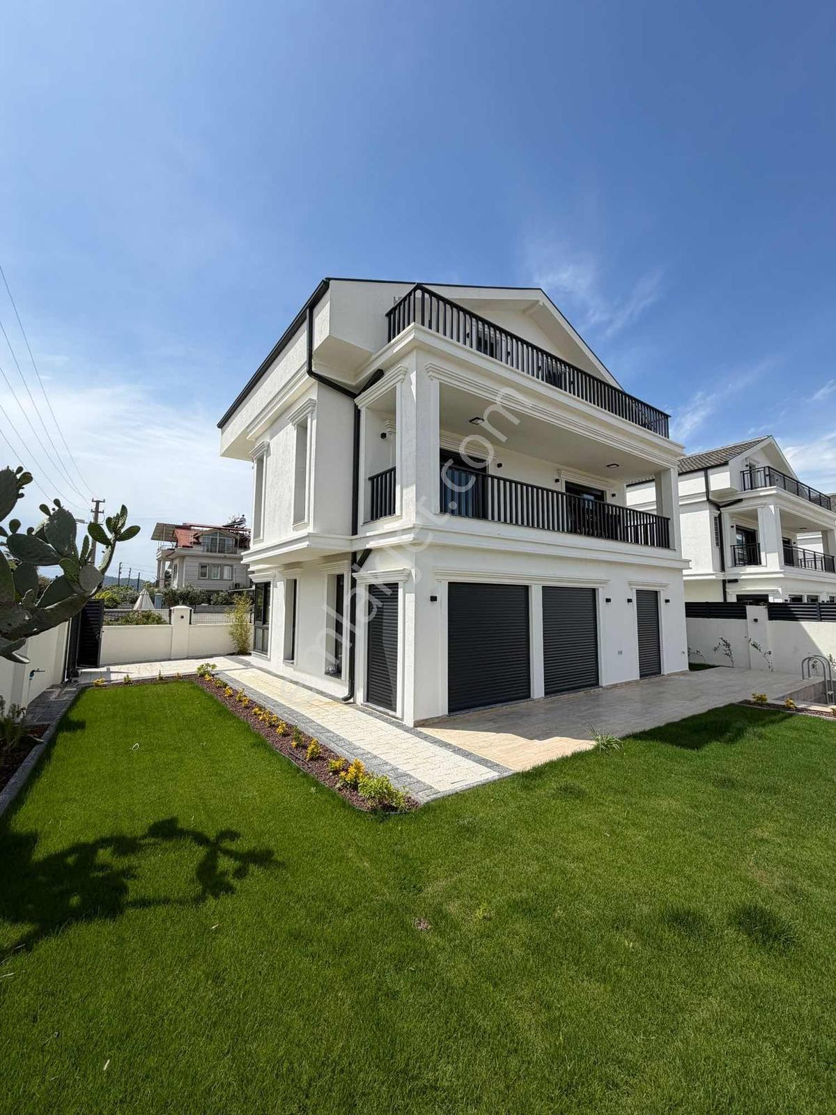Babataşında Satılık Müsrakil 4+1 Villa - Görsel 29