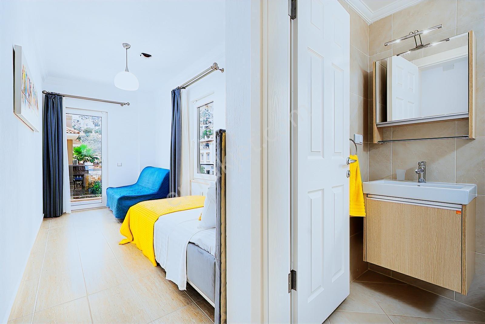 Kalkan Merkezde - Çağdaş Tasarımlı 5 Yatak Odalı Villa - Görsel 12