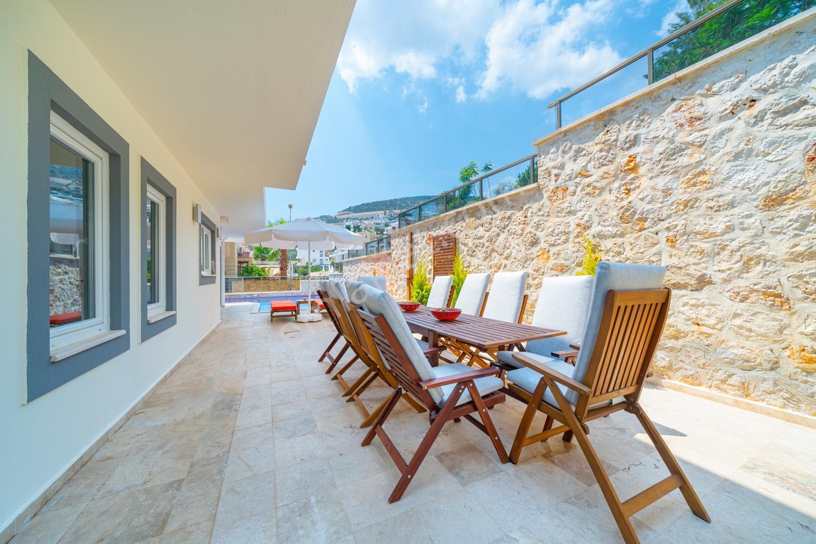 Kalkan Merkezde - Çağdaş Tasarımlı 5 Yatak Odalı Villa - Görsel 29