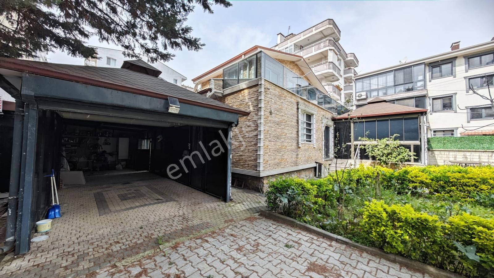 Bursa Mudanya Yalı Satılık 554 M2 Arsa İçinde Lüx Villa Daire