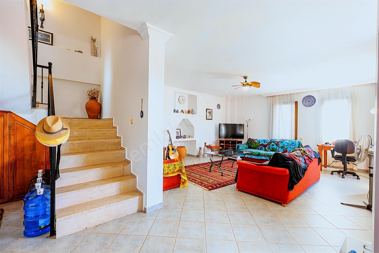 Kalkan Oldtown'da 4+1 Deniz Manzaralı Villa - Görsel 26