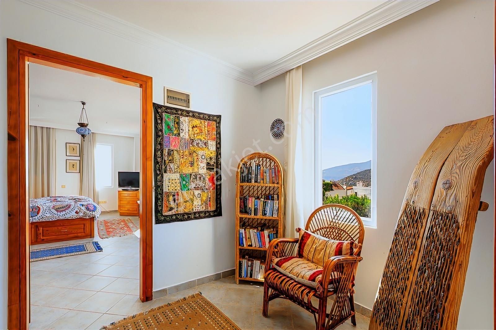 Kalkan Oldtown'da 4+1 Deniz Manzaralı Villa - Görsel 28