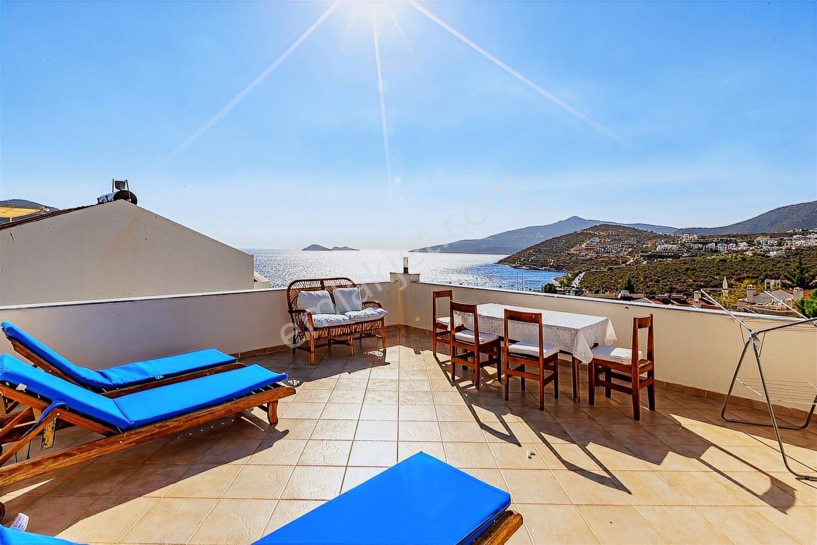 Kalkan Oldtown'da 4+1 Deniz Manzaralı Villa - Görsel 12