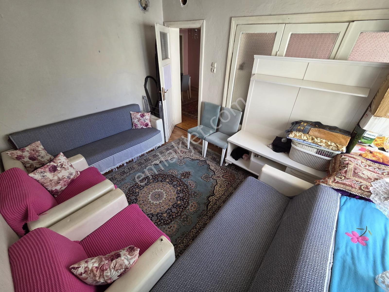 Deliklitaş Mah. Çarşı Merkezde Arakat Satılık 2+1 Daire - Görsel 4