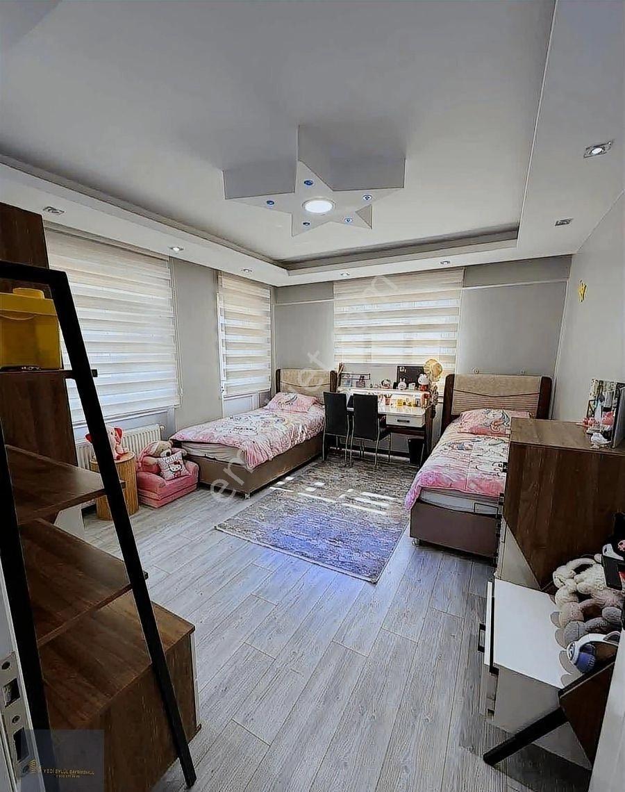 Tepeköyde Köşe Konum 2+1 | 4 Balkon | İzbana Yakın - Görsel 10