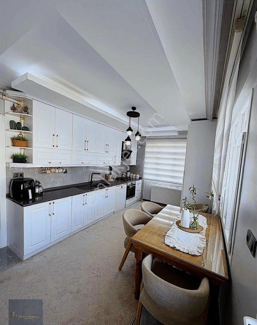 Tepeköyde Köşe Konum 2+1 | 4 Balkon | İzbana Yakın - Görsel 2
