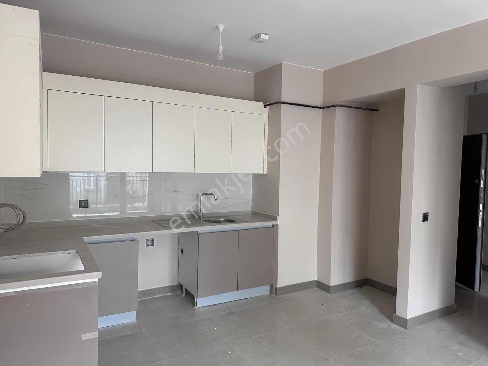 Çarşı Merkezde Kiralık 2+0 Daire - Görsel 6