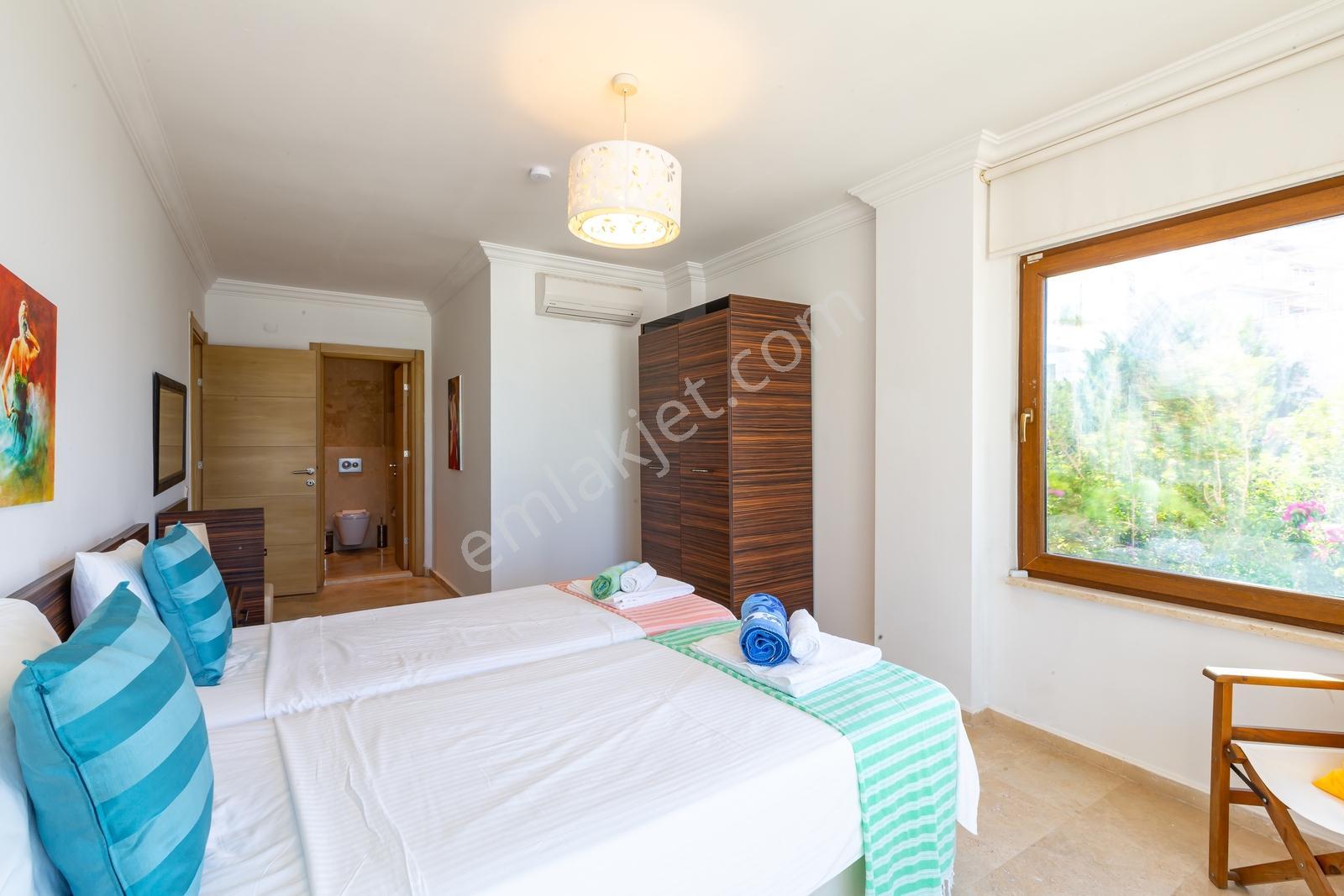 Kalkan Kışla Mevkiinde 5+1, Lüks Villa - Görsel 17