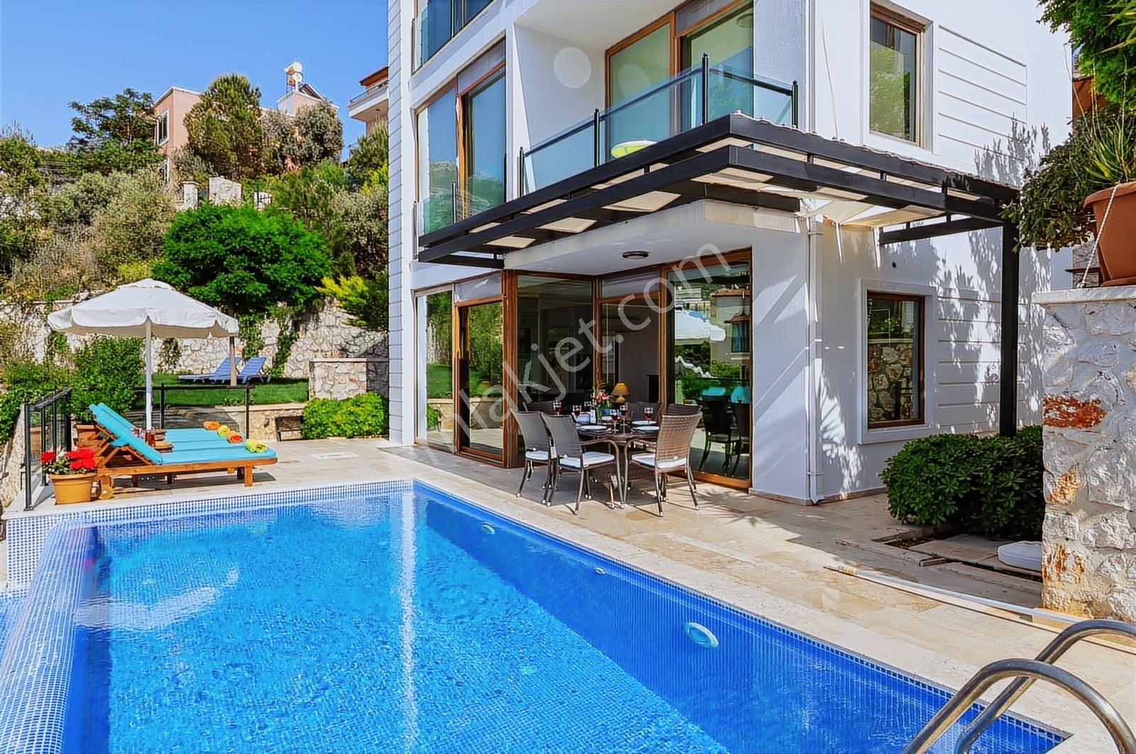 Kalkan Kışla Mevkiinde 5+1, Lüks Villa - Görsel 24
