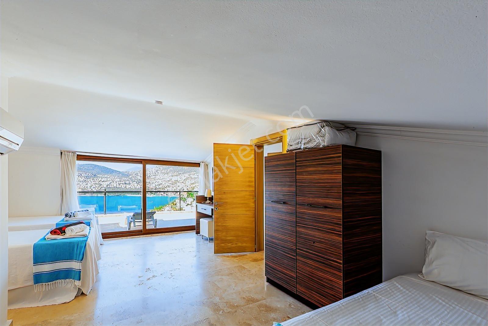Kalkan Kışla Mevkiinde 5+1, Lüks Villa - Görsel 20