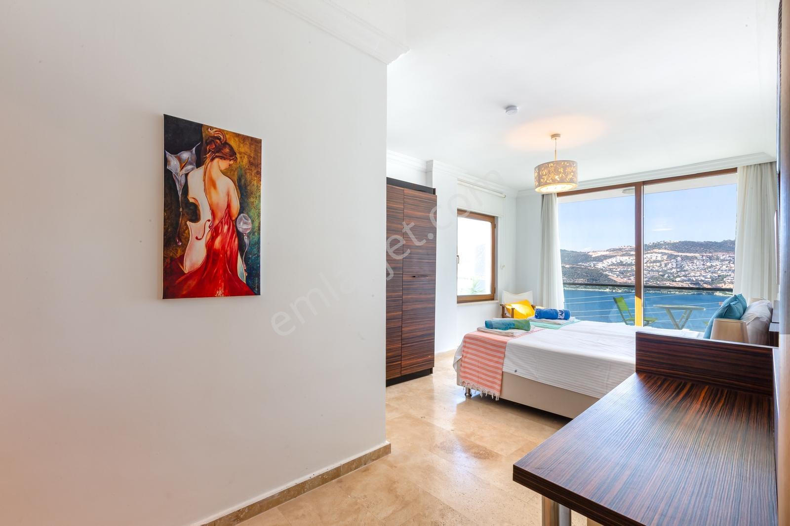 Kalkan Kışla Mevkiinde 5+1, Lüks Villa - Görsel 15