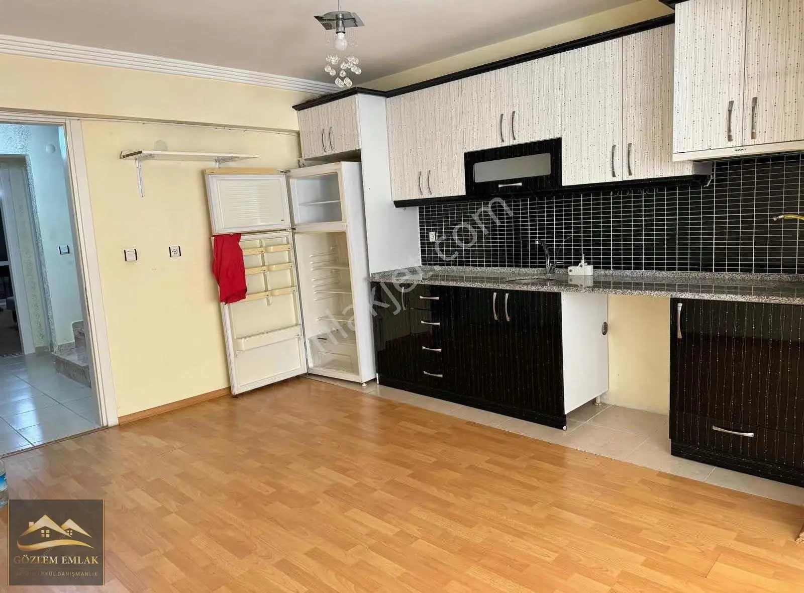 Aliağa Çarşı Merkez Yüksek Giriş 3+1 Acil Satılık Ters Dubleks