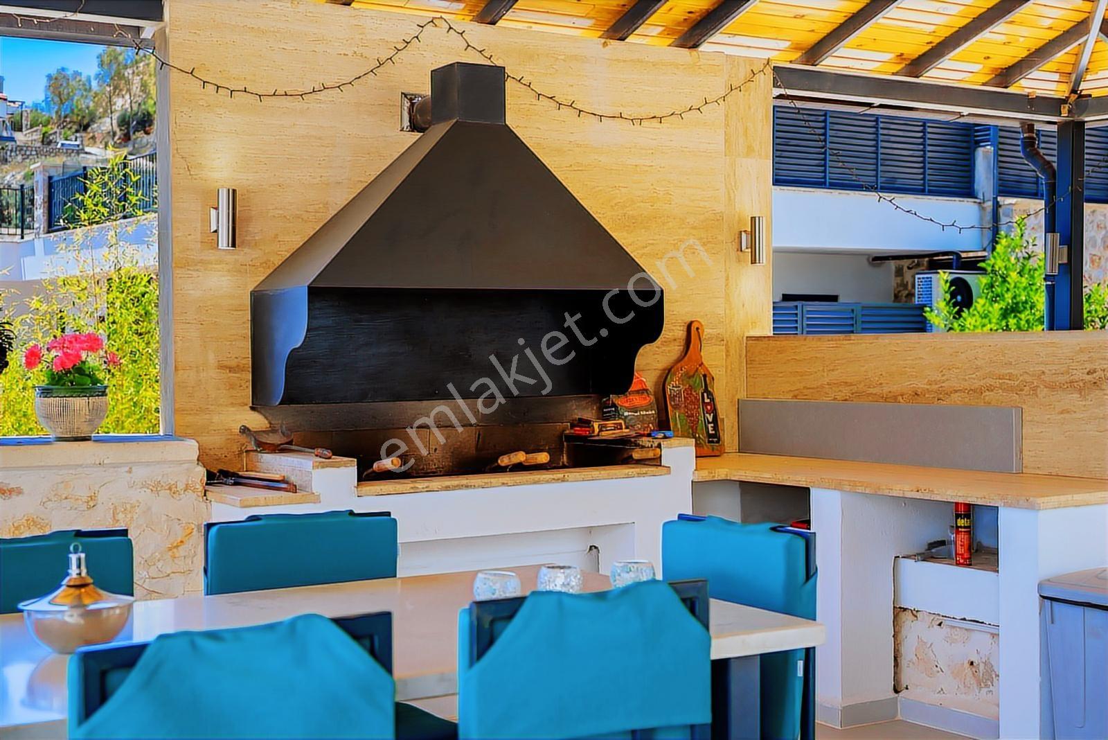 Kalkanda 6 Yatak Odalı Muhteşem Villa - Görsel 23