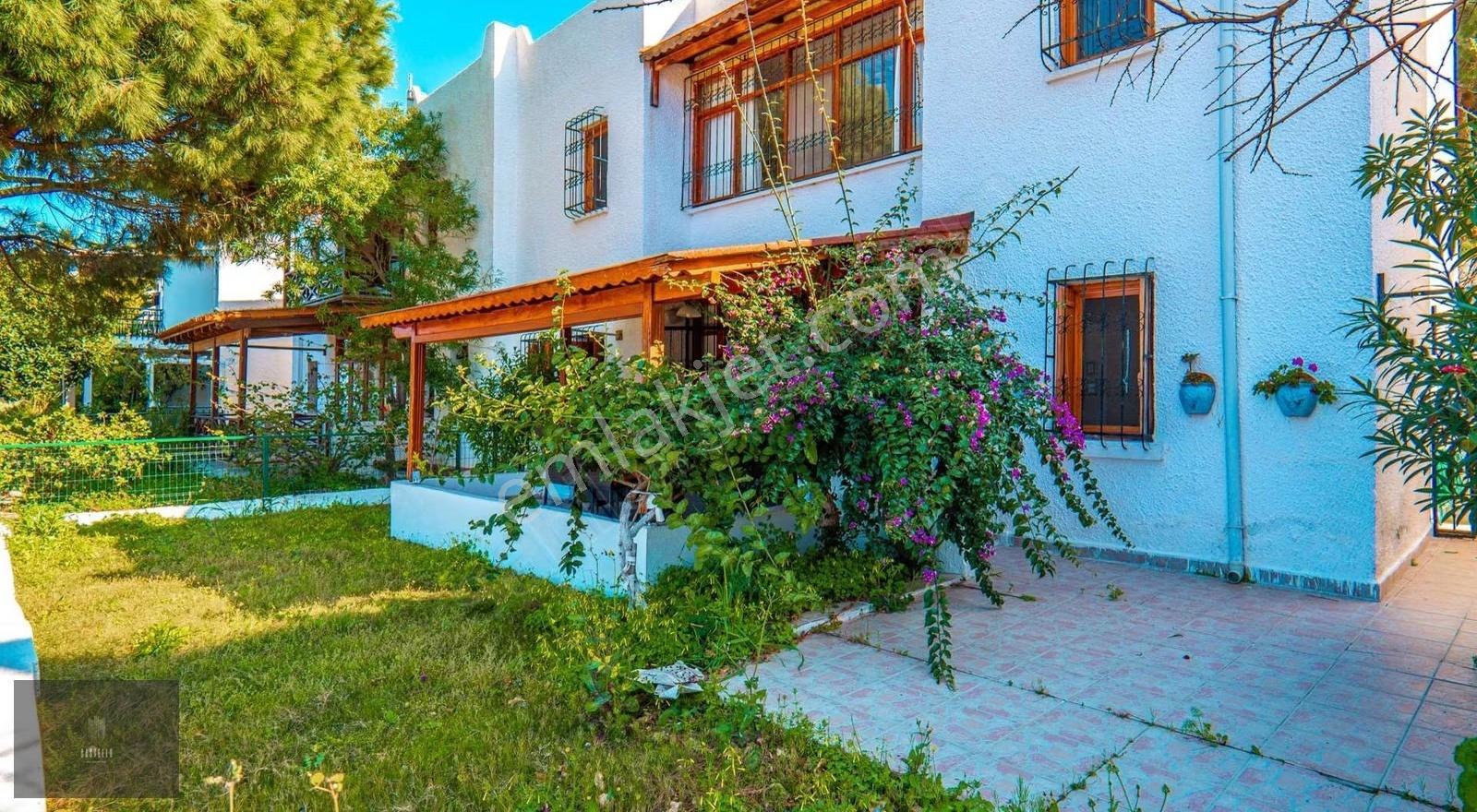 Bodrum Yalıkavak Gümüşkaya Sitesi'nde Deniz Manzaralı Dubleks