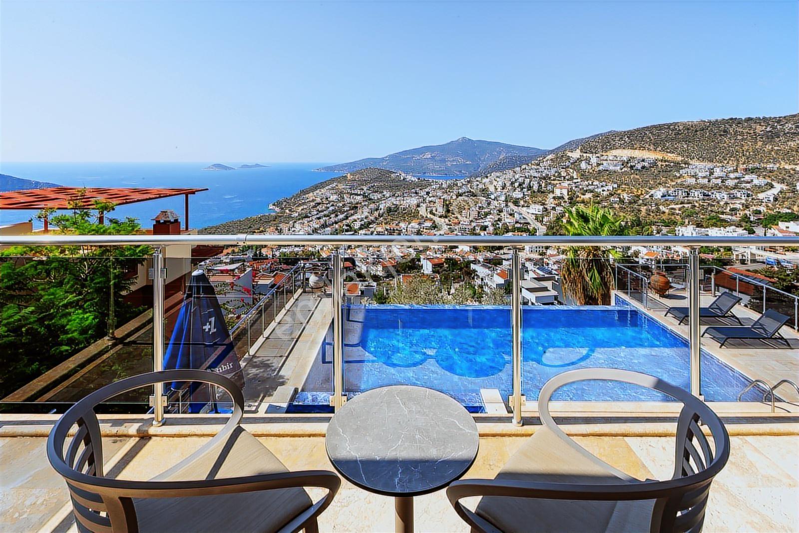 Kalkan Kızıltaşta Deniz Manzaralı 6+1 Lüks Villa - Görsel 19