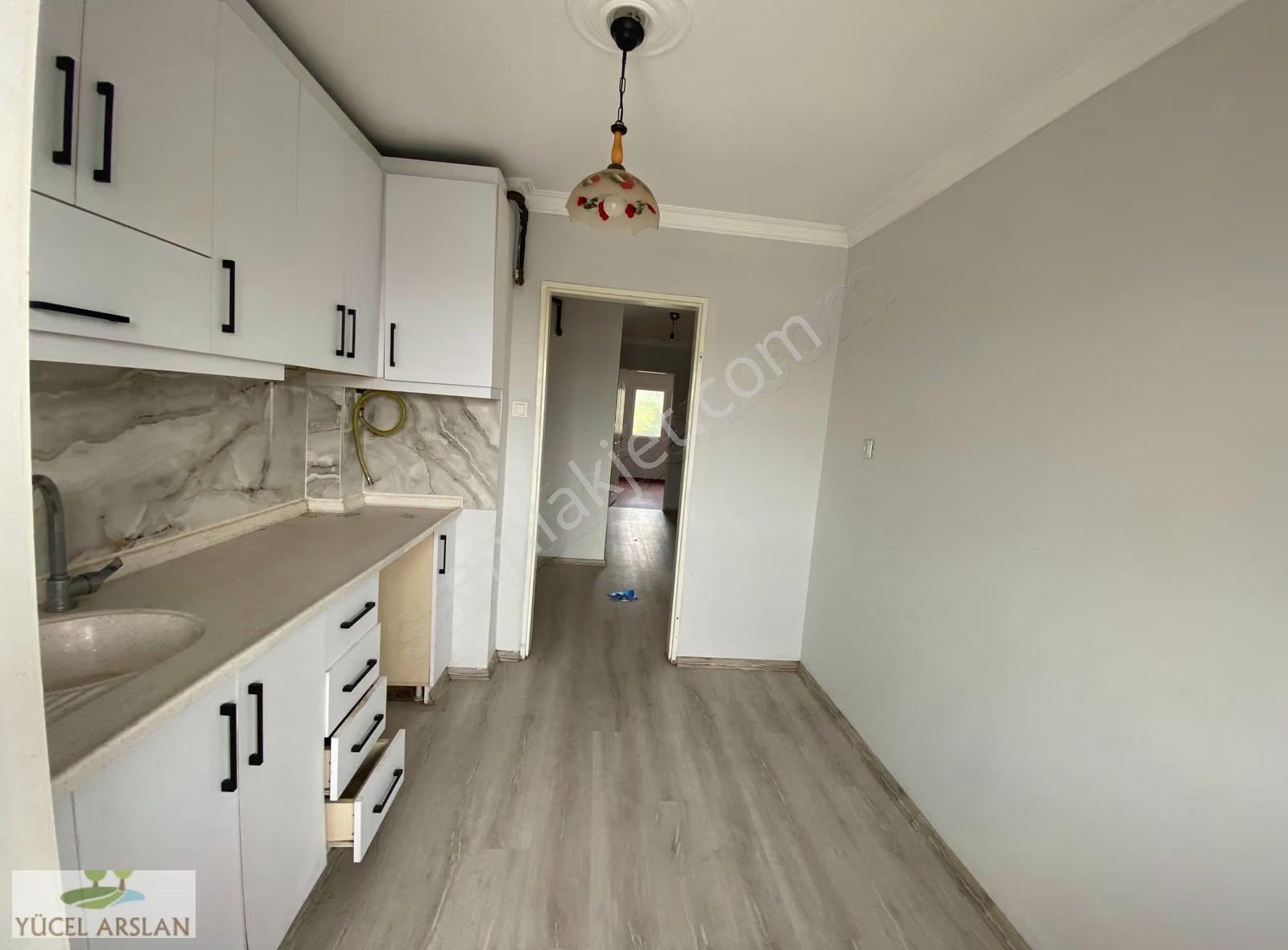 Çiğli De Satılık 3+1 Deniz Manzaralı Doğalgazlı Daire Yakakente - Görsel 4