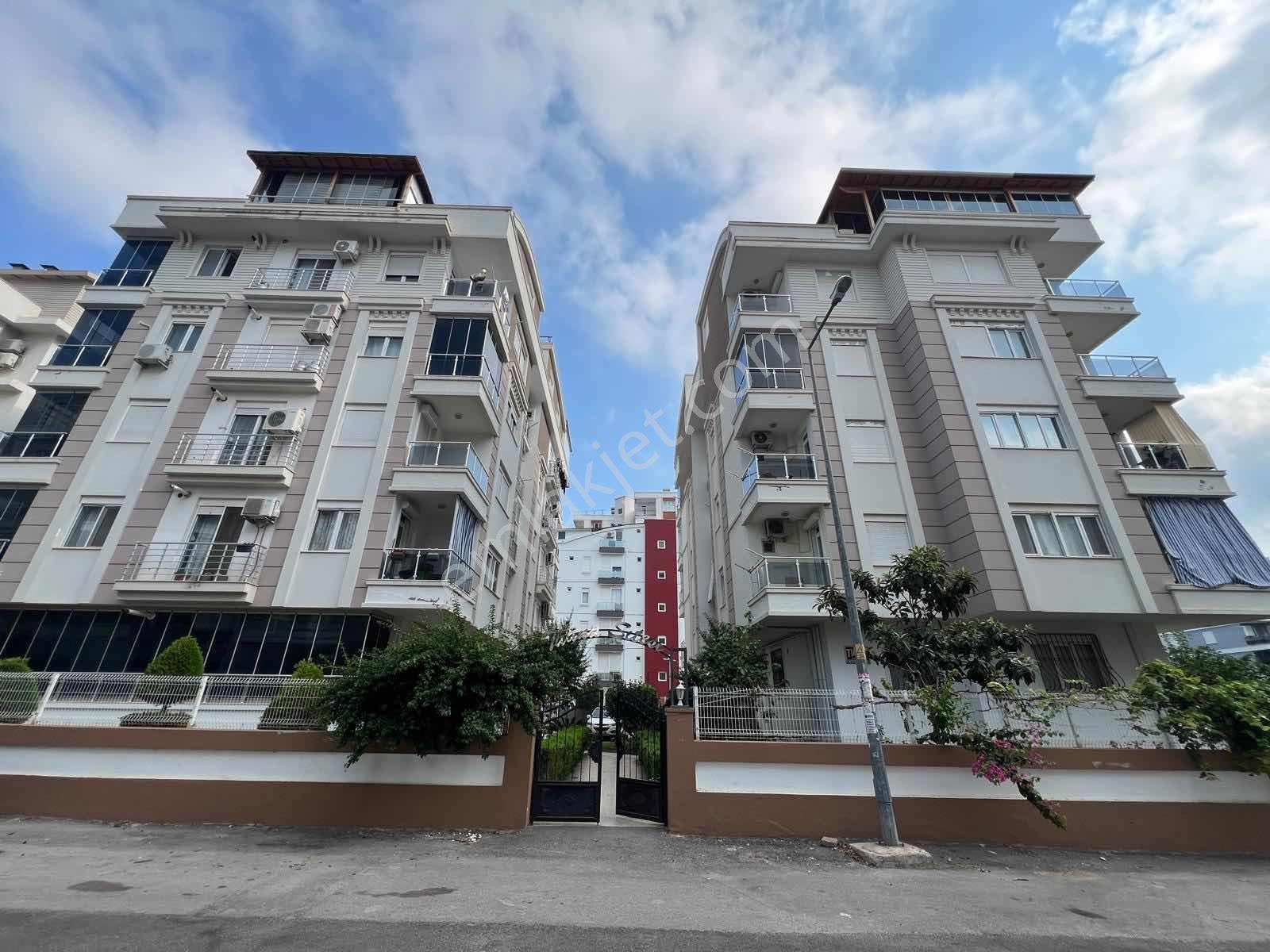 Antalya Konyaaltı Cumartesı Pazara Yakın 4+1 Satılık Daire