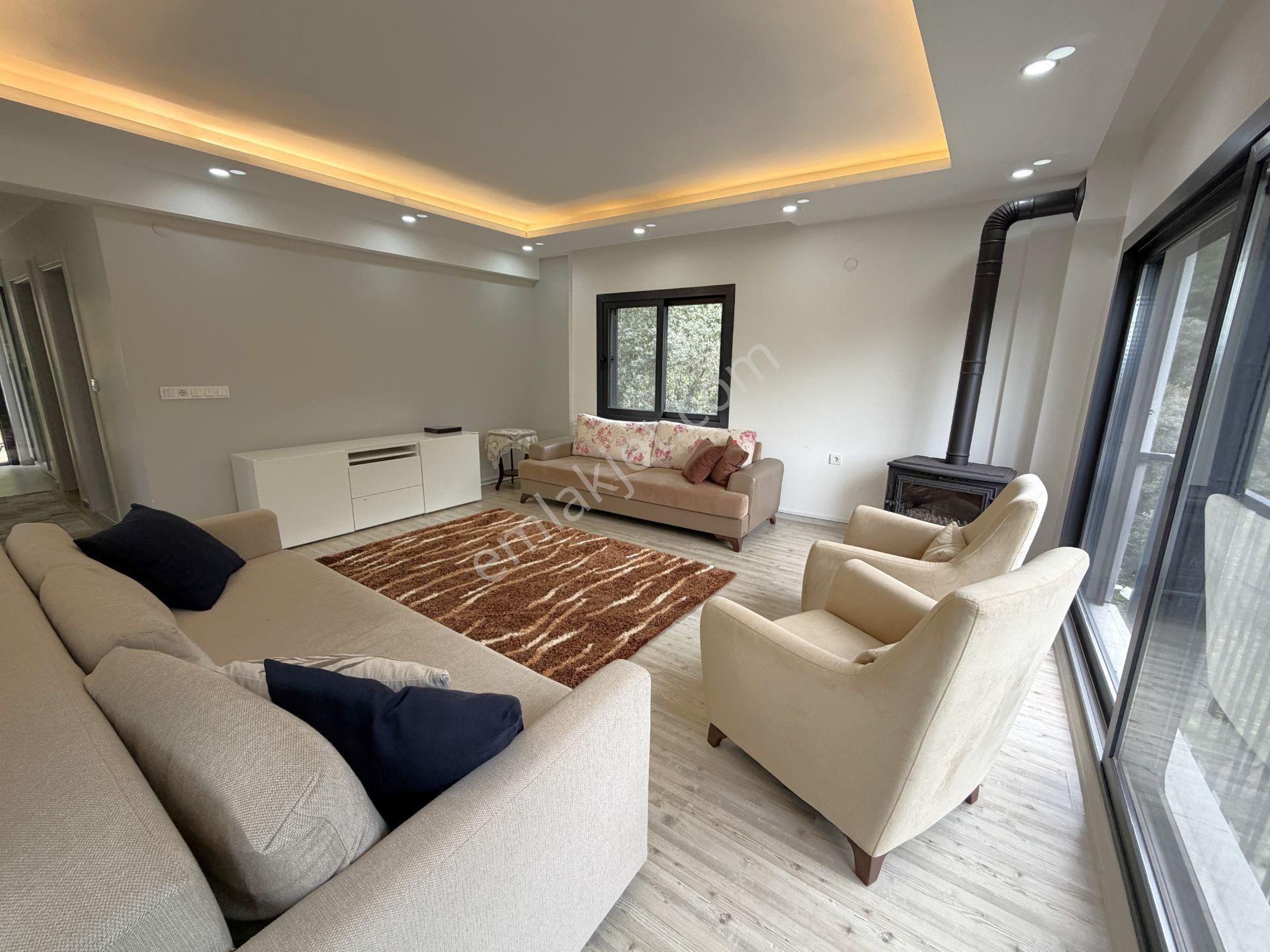 Kemalpaşa Dereköy’de Satılık Tripleks Özel Tasarımlı Villa - Görsel 19