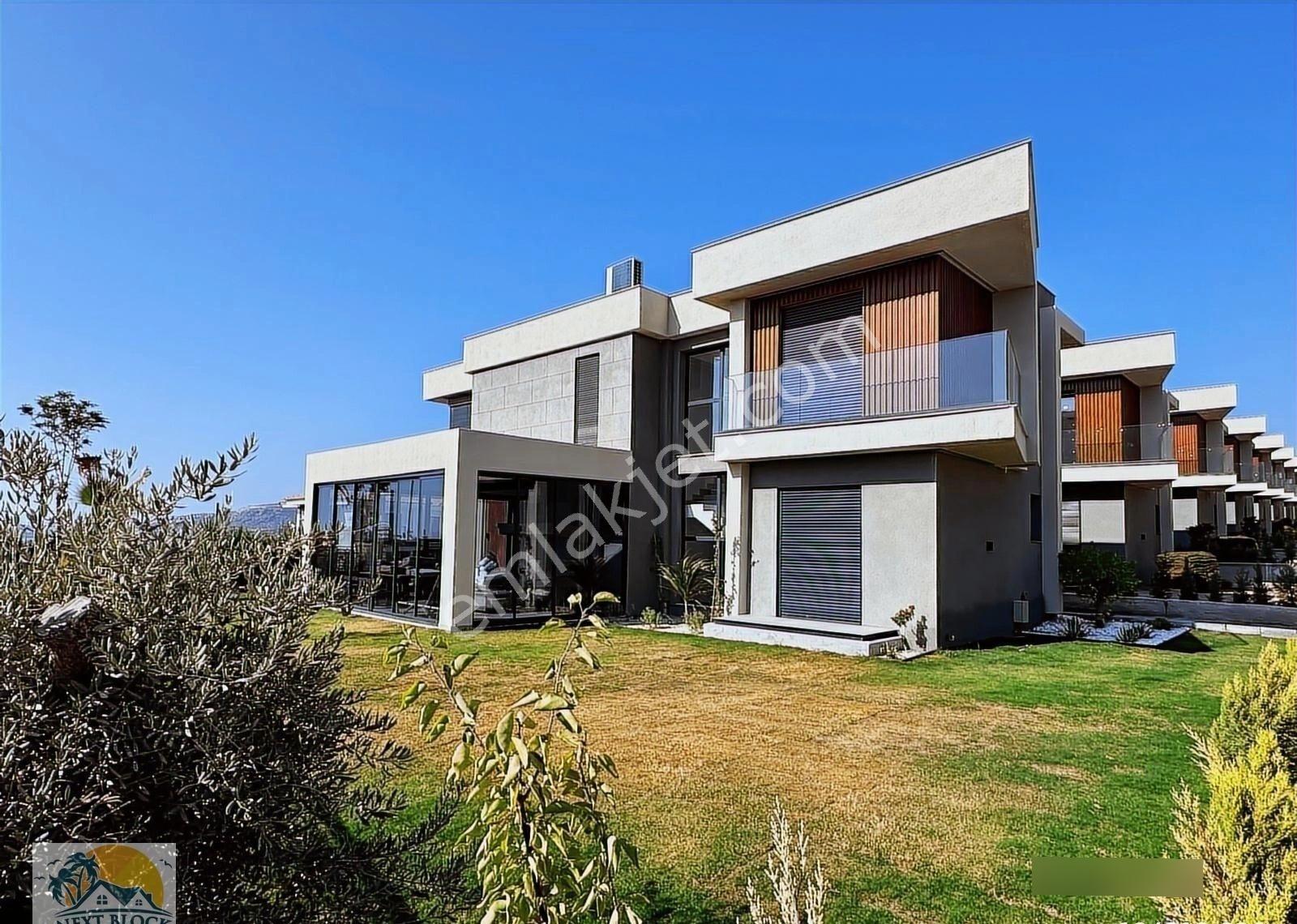 Kuşadası Soğucak'ta Full Deniz Manzaralı Lüks Villa - Görsel 22