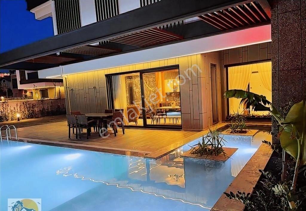 Kuşadası Değirmendere'de Full Eşyalı 520 M2 Arsa İçi 4+1 Villa - Görsel 24