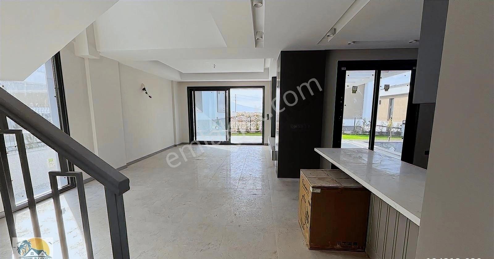 Kuşadası Soğucak'ta Acil Satılık Müstakil 4+1 Villa - Görsel 16