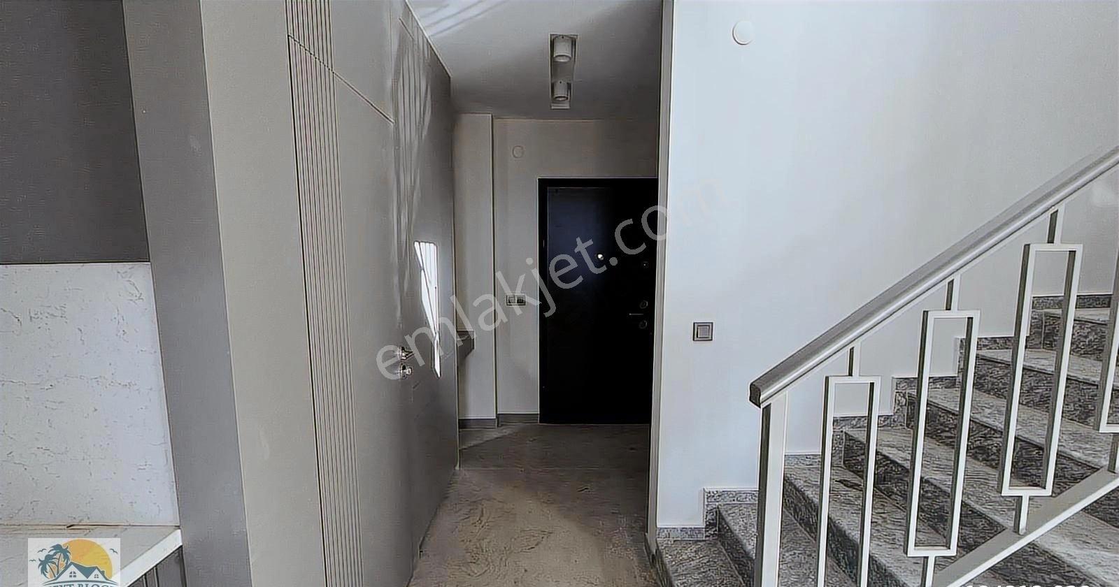 Kuşadası Soğucak'ta Acil Satılık Müstakil 4+1 Villa - Görsel 17